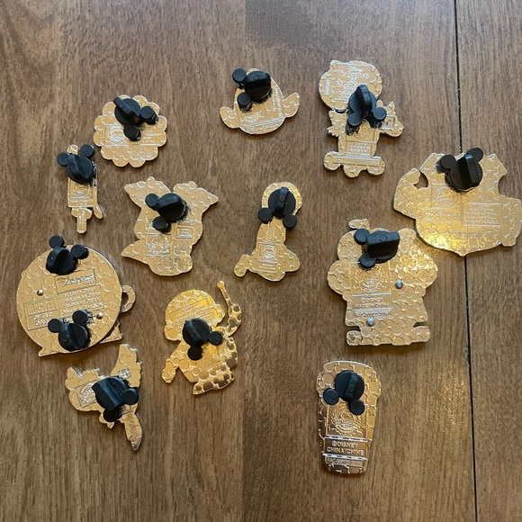 Disney pin lot - Picture 3 of 3